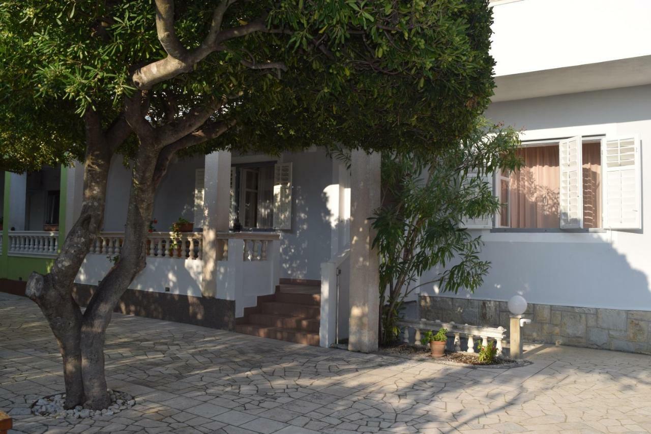 Apartmani Andela I Mladen Debelic راب المظهر الخارجي الصورة