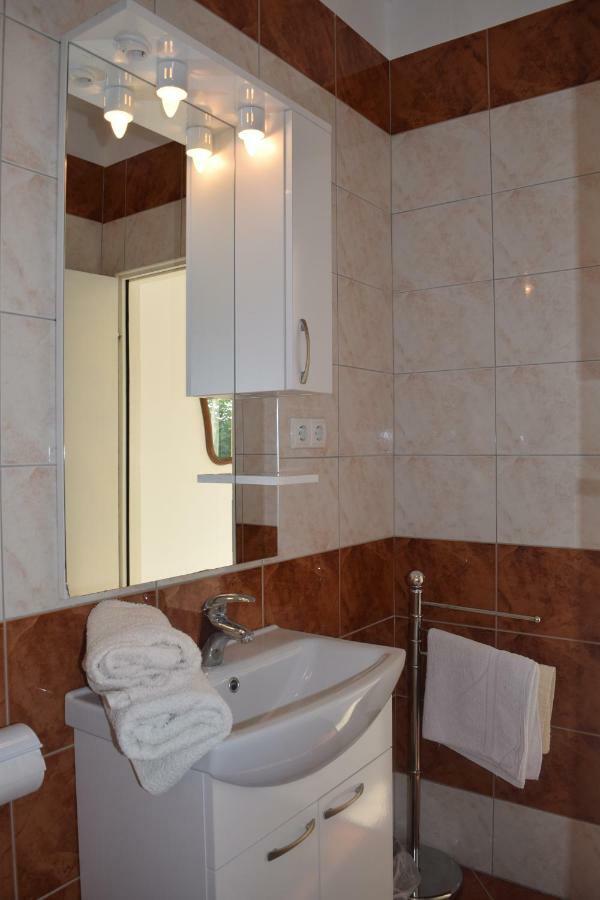 Apartmani Andela I Mladen Debelic راب المظهر الخارجي الصورة